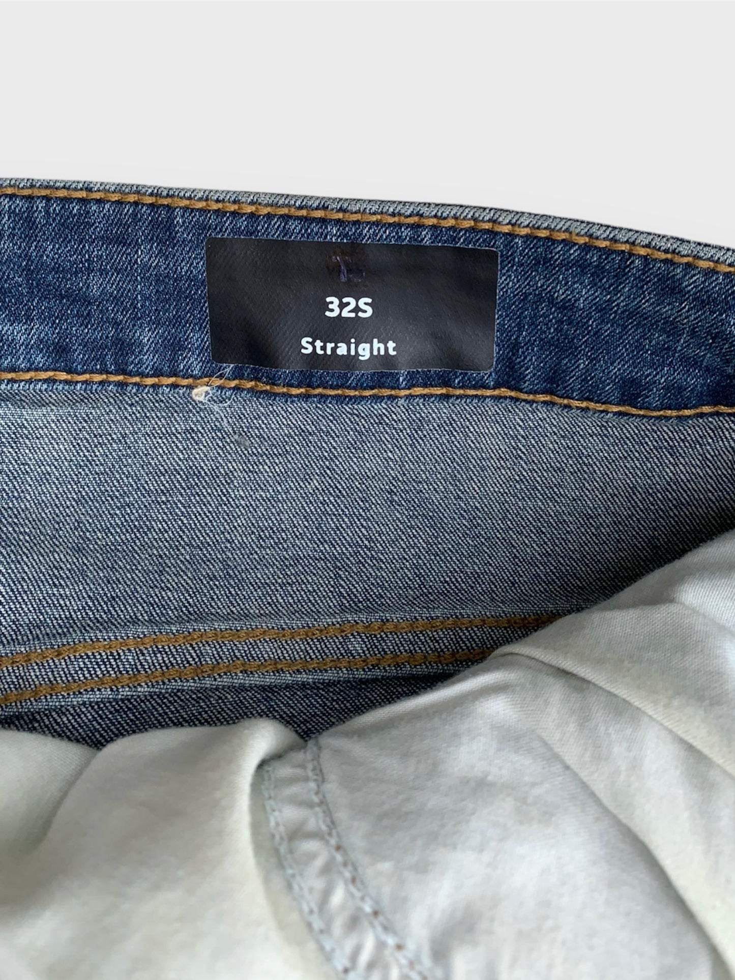 Men's Straight Fit Brownish Medium Blue Jean DL4281