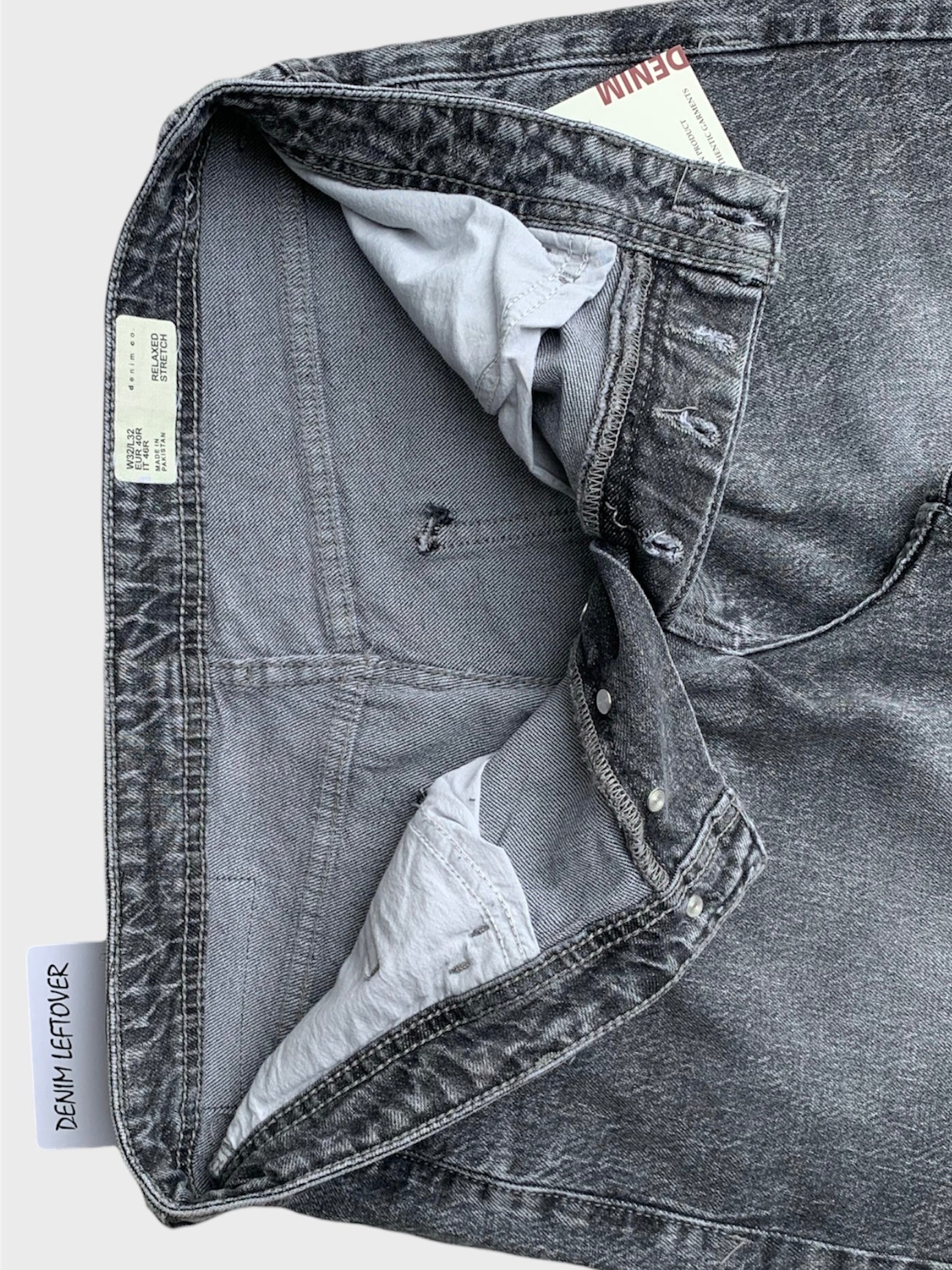 Men's Straight Fit Light Grey Jean DL4277